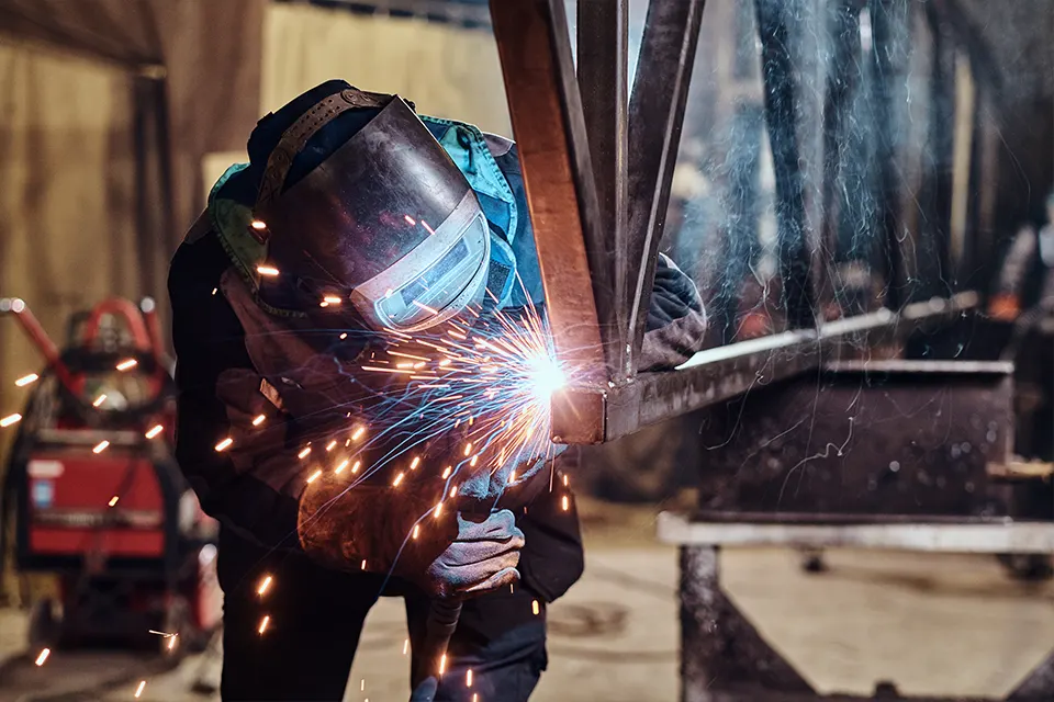 welding a square tube truss section