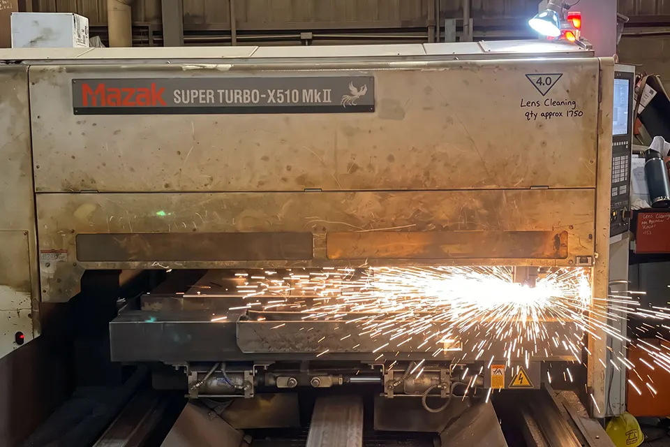 laser cutting machine